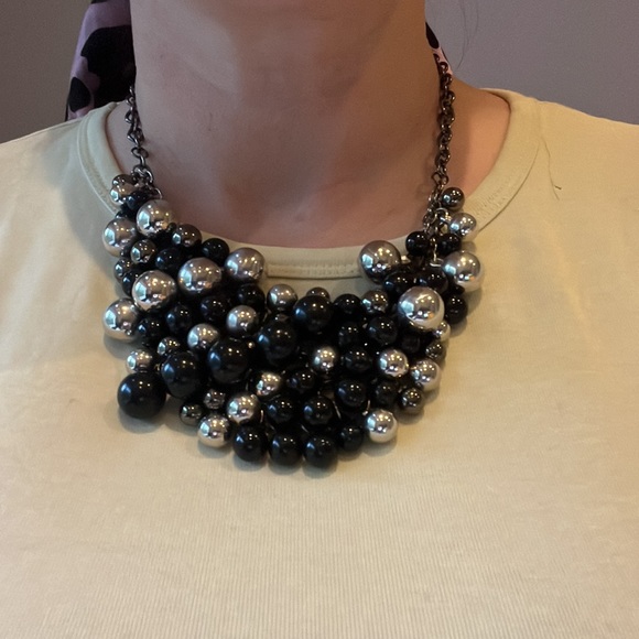 Beaded necklace - Picture 3 of 3